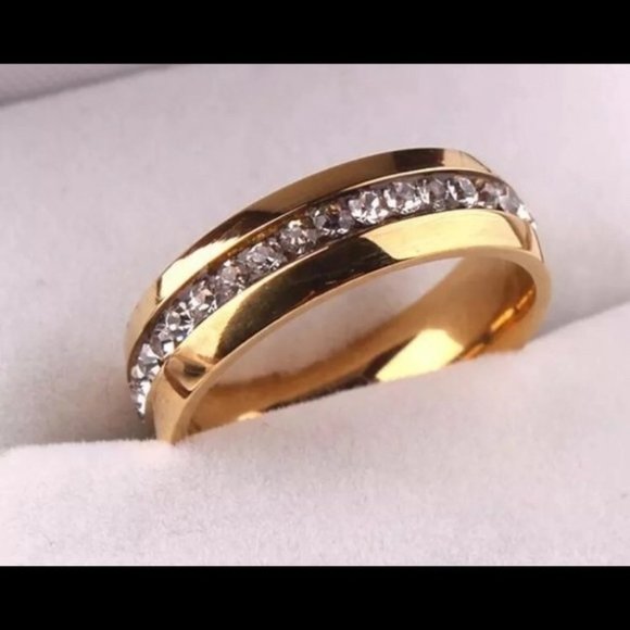 unknown Jewelry - Stainless Steel Gold-Tone • Band Ring • Size: 6